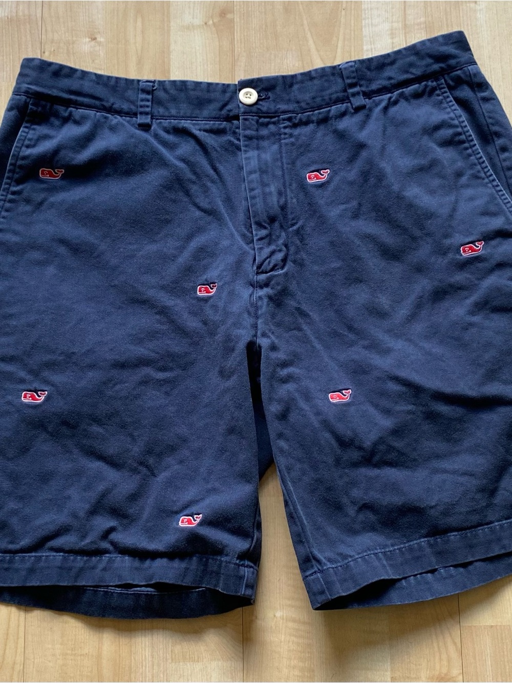 Vineyard Vines Whale Print Men's Size 36 Casual Shorts